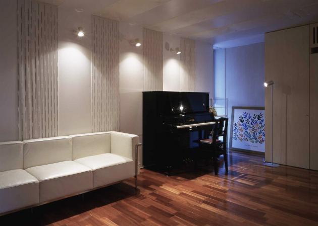 【特注穴あき】田原の住宅